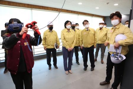 ���� ����