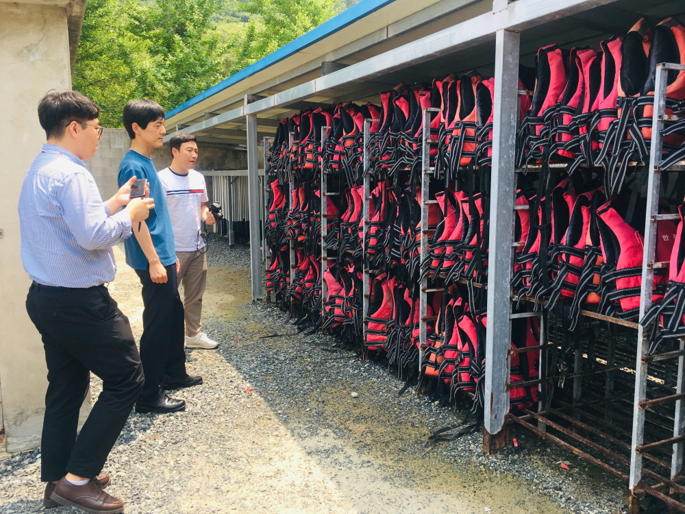 7월 15일 경상남도 남해군 남해청소년수련원에서 한국청소년활동진흥원, 남부해양지방경찰청, 통영해양경찰서, 남해군청, 경상남도청소년지원재단이 인증수련활동 운영기관 대상으로 현장점검을 실시하고 있다. 