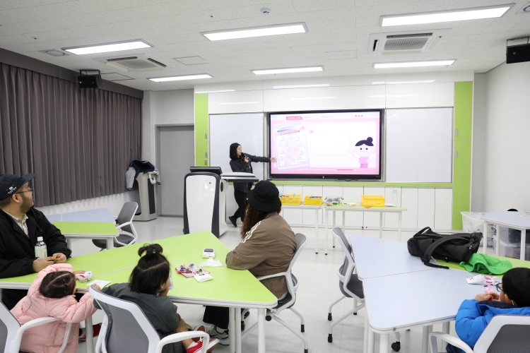 2025년 국립청소년생태센터 개방의 날 생태체험 프로그램 운영 모습